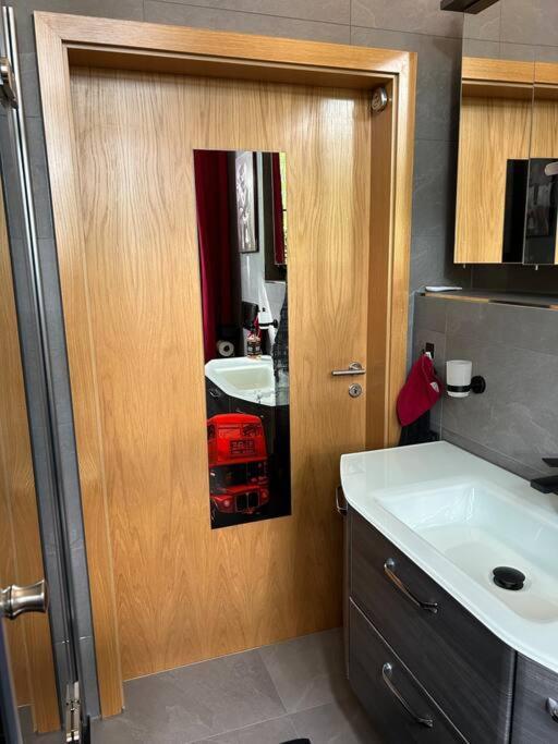 Ruhige Wohnung Im Fabrikstil In Chemnitz Exterior foto